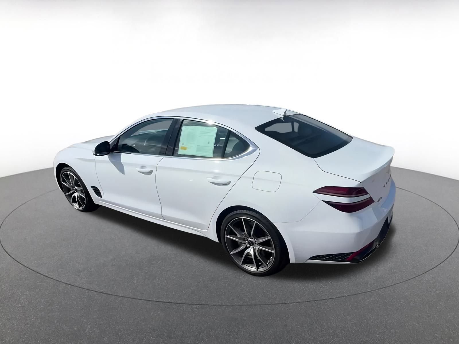 Used 2025 Genesis G70 2.5T image 11