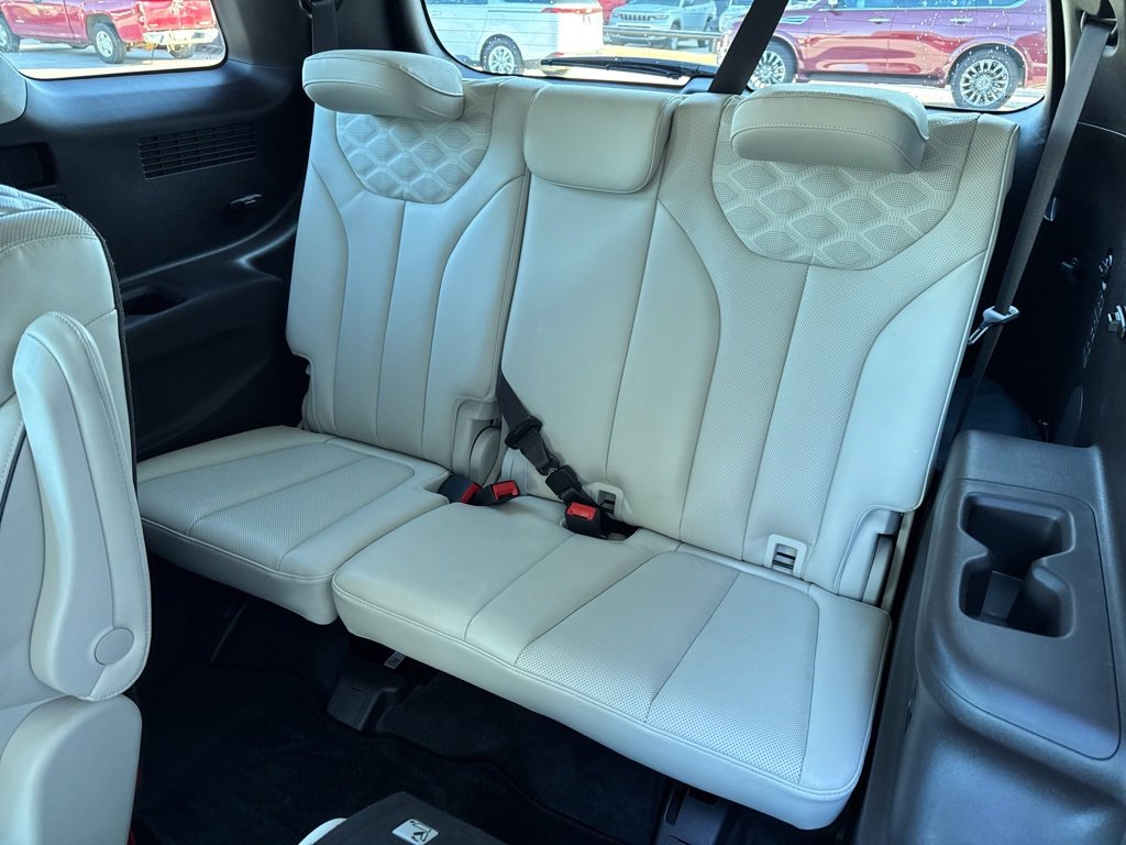 Used 2021 Hyundai Palisade Calligraphy image 16