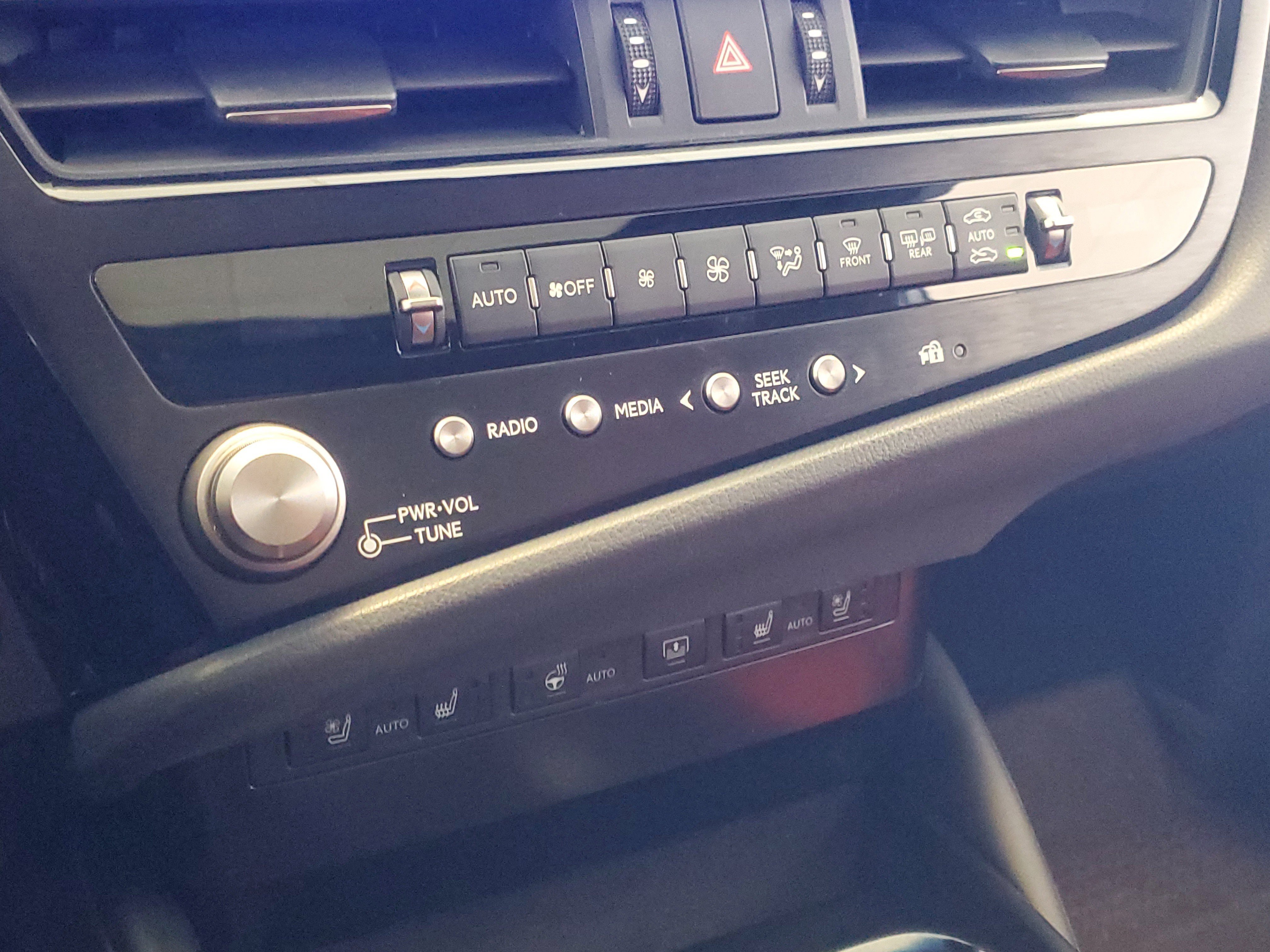 Certified 2024 Lexus ES 350 F Sport w/ Accessory Package (Z2) image 33