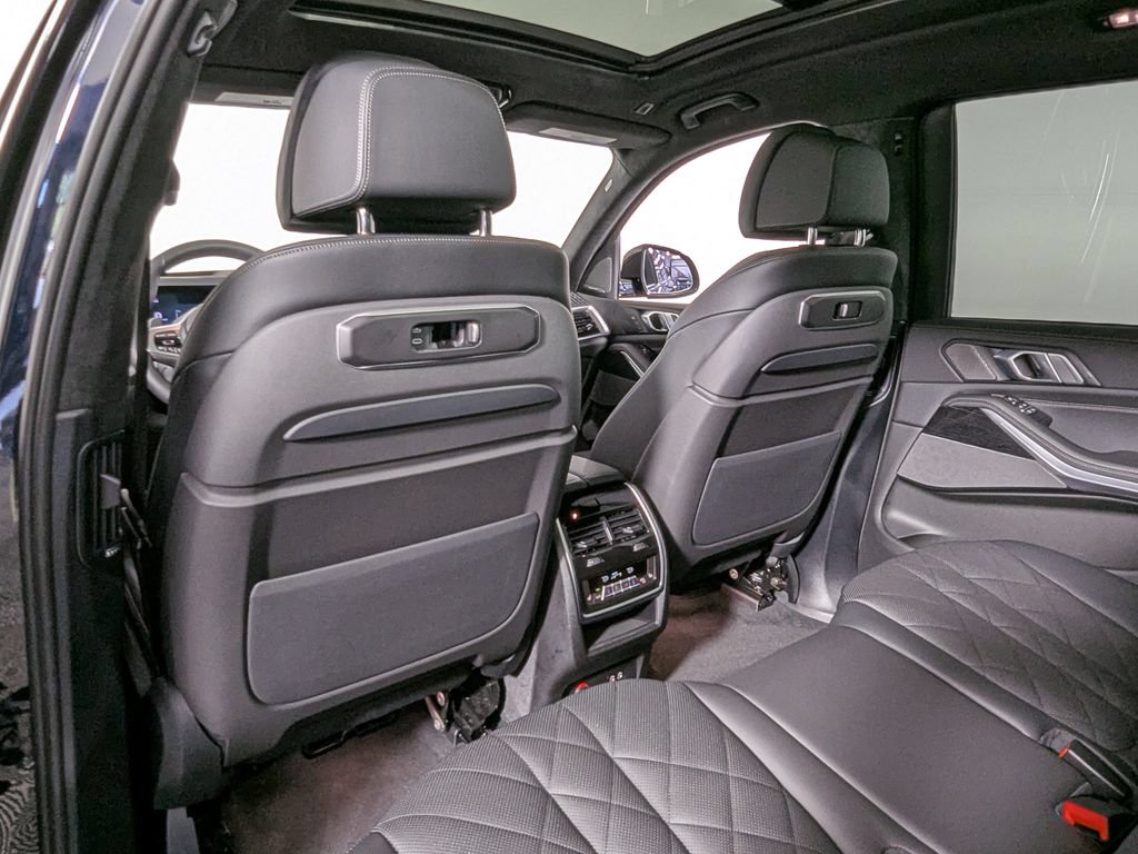 Used 2026 BMW X7 xDrive40i w/ M Sport Package AWD/4WD image 49