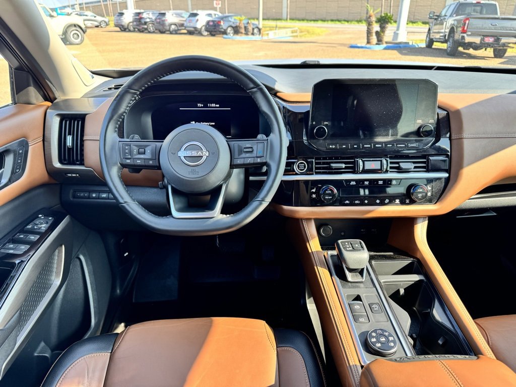 Used 2022 Nissan Pathfinder Platinum w/ Cargo Package image 15