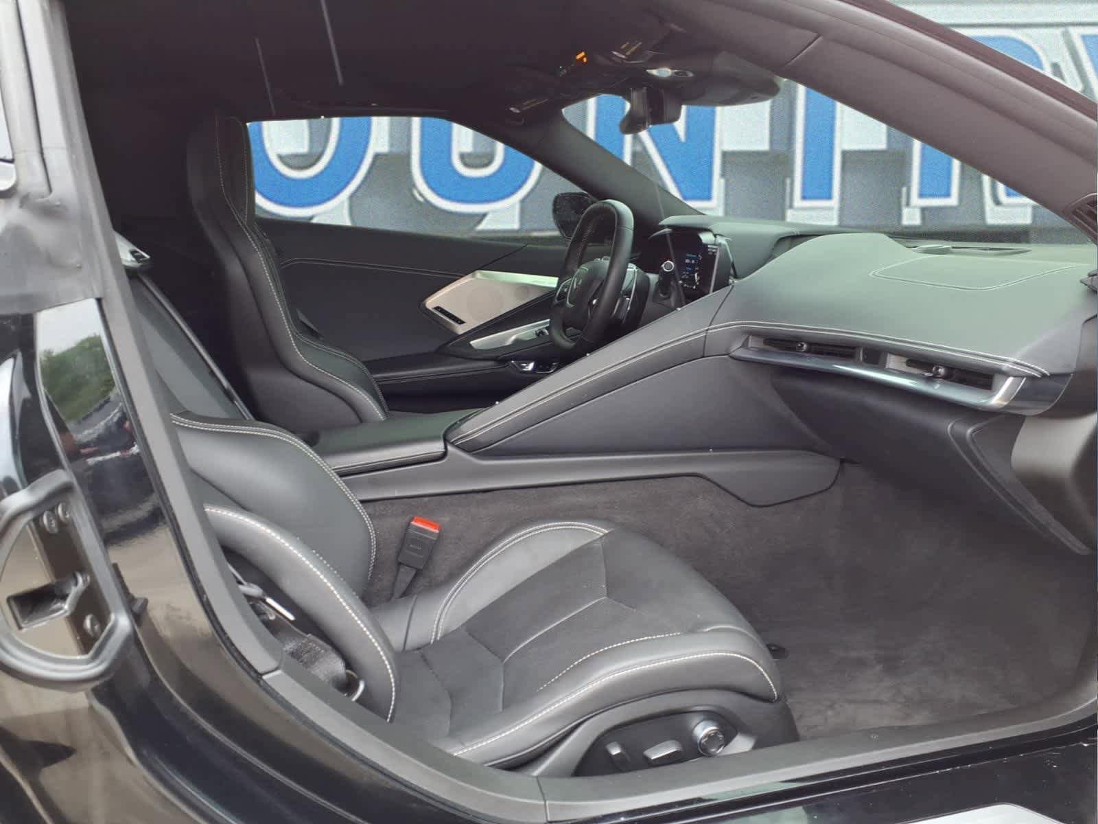 Used 2024 Chevrolet Corvette Stingray Preferred Conv w/ Z51 Performance Package RWD image 10