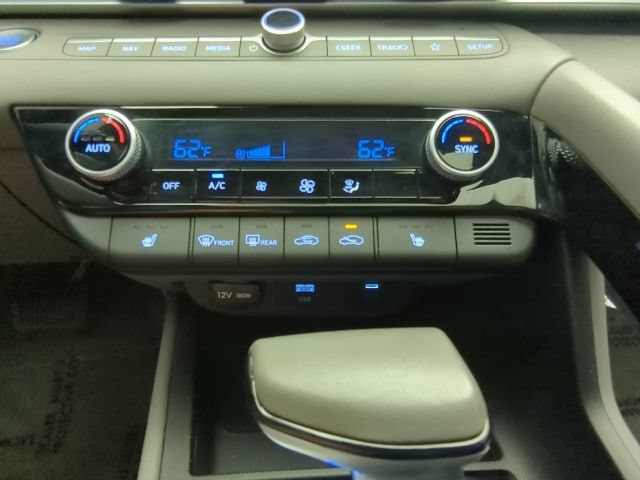Used 2025 Hyundai Elantra SEL FWD image 20