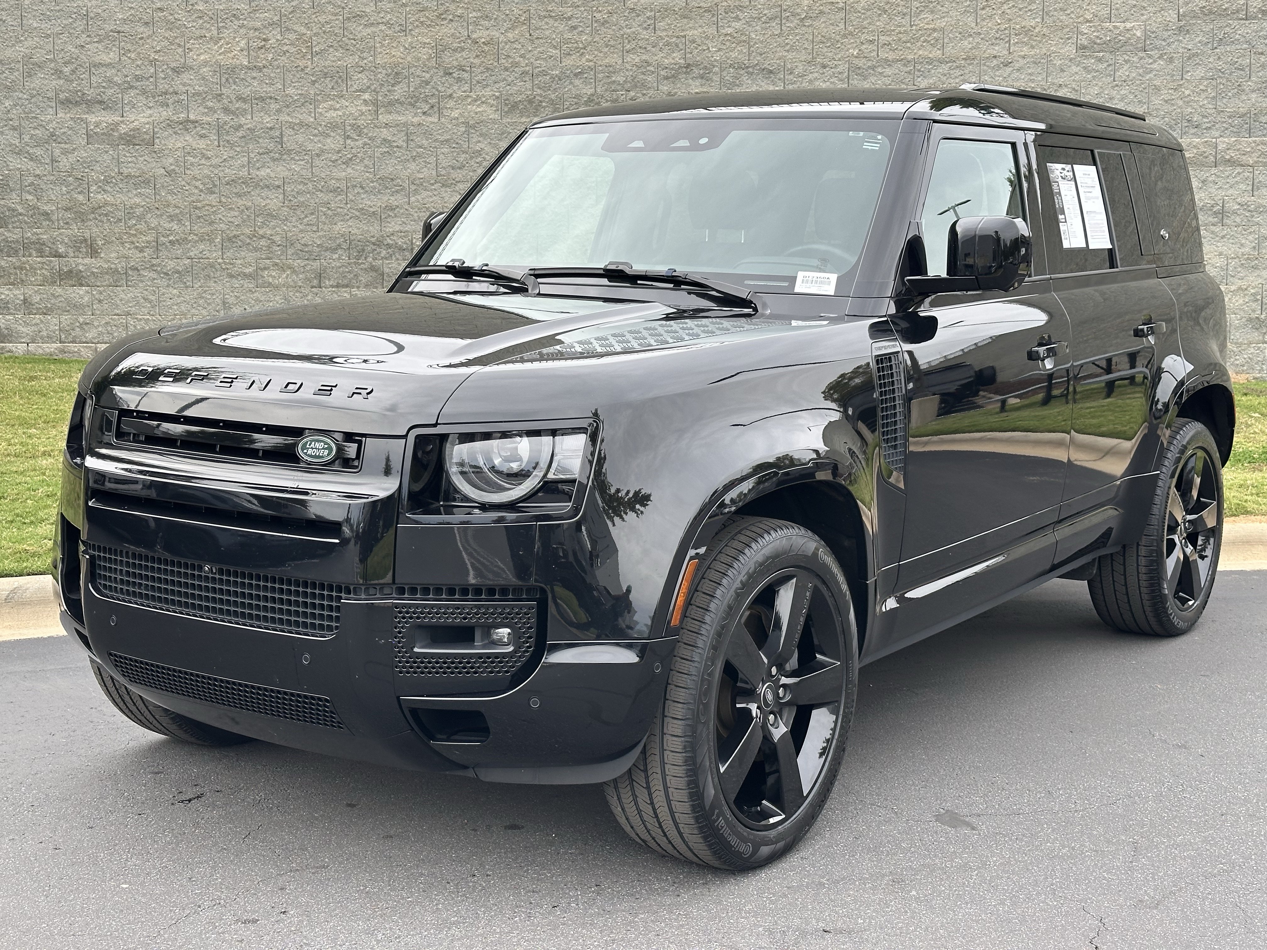 Certified 2024 Land Rover Defender 110 X-Dynamic SE AWD/4WD image 1