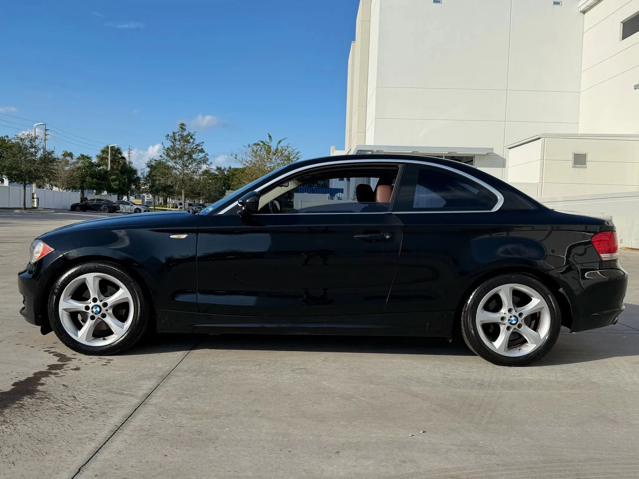 Used 2011 BMW 128i Coupe image 7