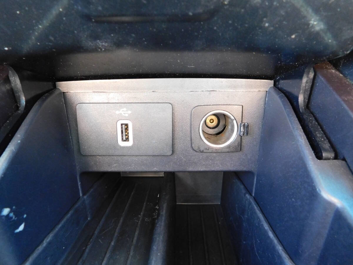 Used 2017 Ford Explorer XLT w/ Equipment Group 202A image 18