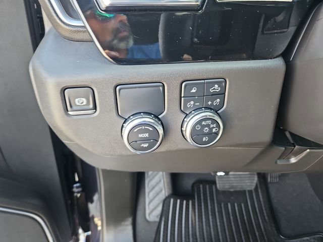Used 2025 GMC Sierra 1500 Elevation w/ Preferred Package image 17