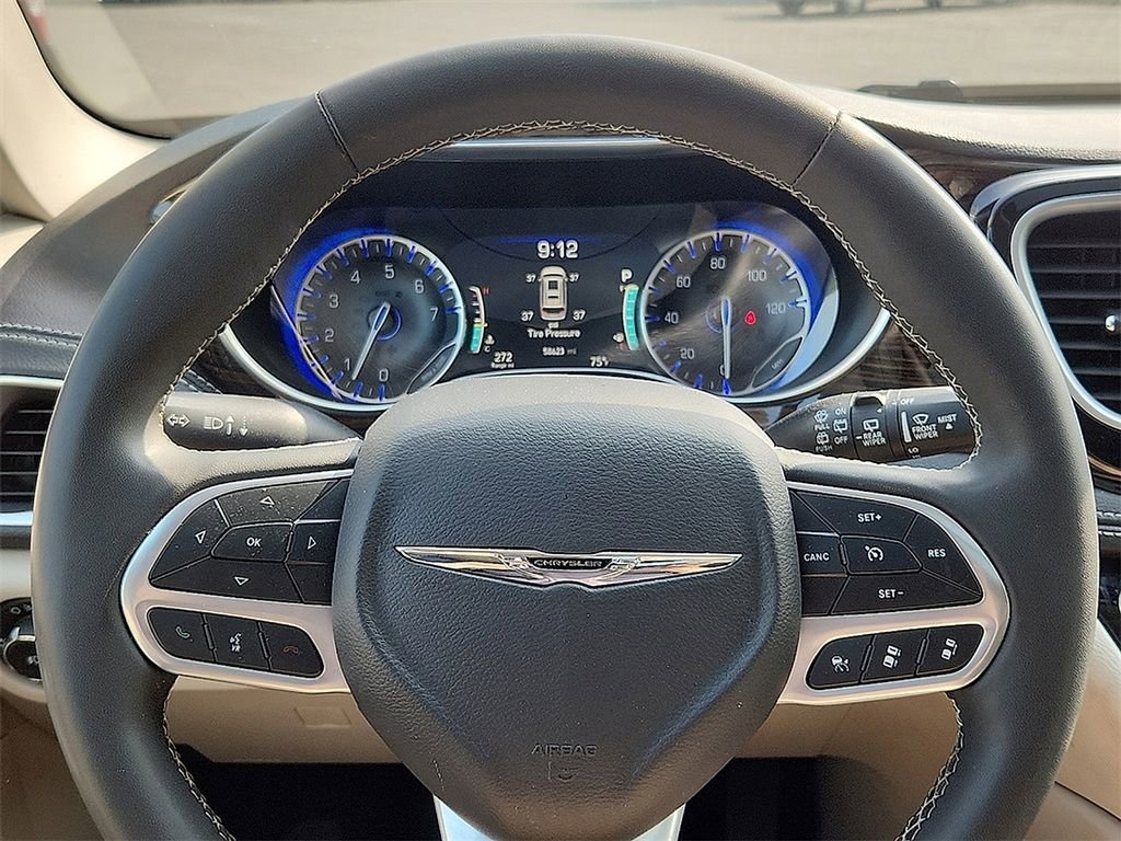 Used 2023 Chrysler Pacifica Limited image 22