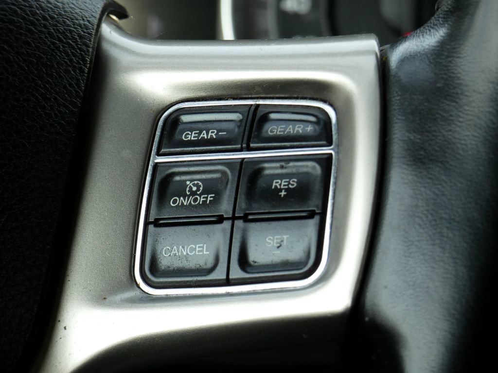Used 2016 RAM 1500 Laramie w/ Convenience Group AWD/4WD image 16