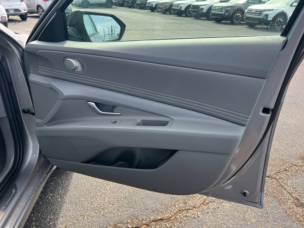 Certified 2025 Hyundai Elantra SEL FWD image 14