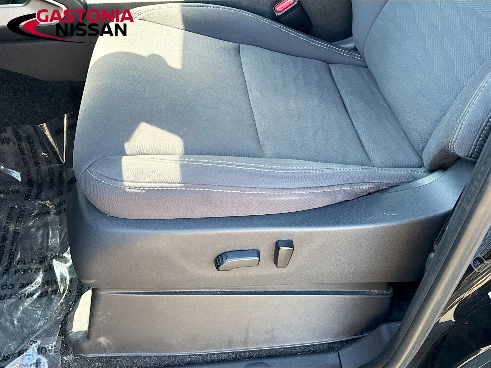 Used 2022 Nissan Frontier SV w/ Technology Package image 23