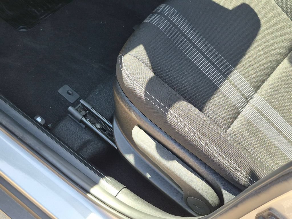 Used 2025 Hyundai Venue SEL FWD image 15