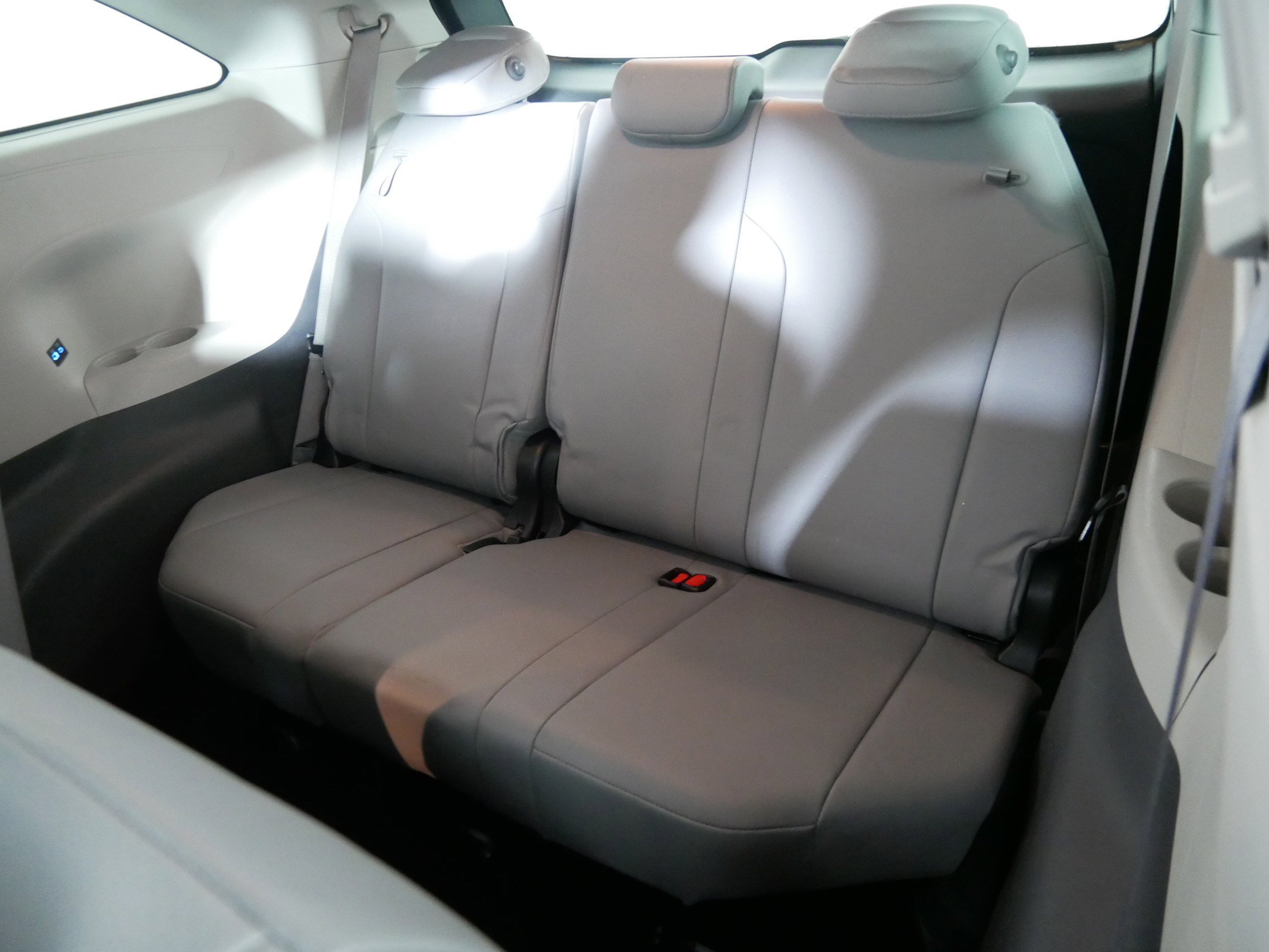 Used 2022 Toyota Sienna XLE FWD image 33