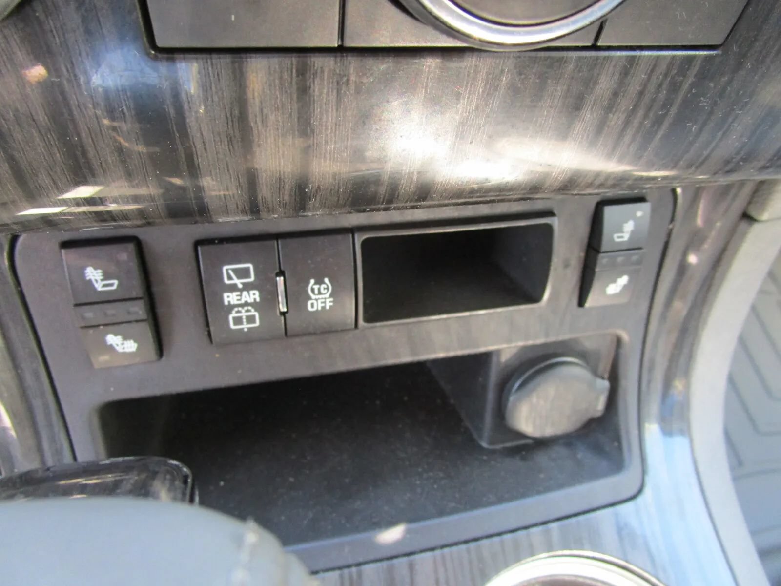 Used 2013 Chevrolet Traverse LT w/ All-Star Edition AWD/4WD image 16