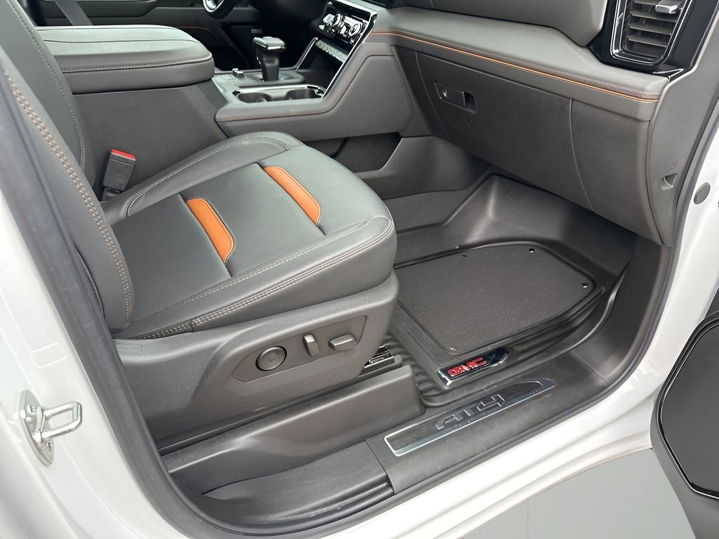 Used 2025 GMC Sierra 1500 AT4 image 16