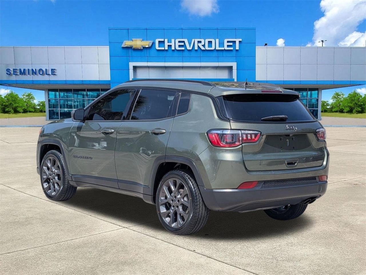 Used 2021 Jeep Compass Latitude w/ Sun and Sound Group FWD image 3