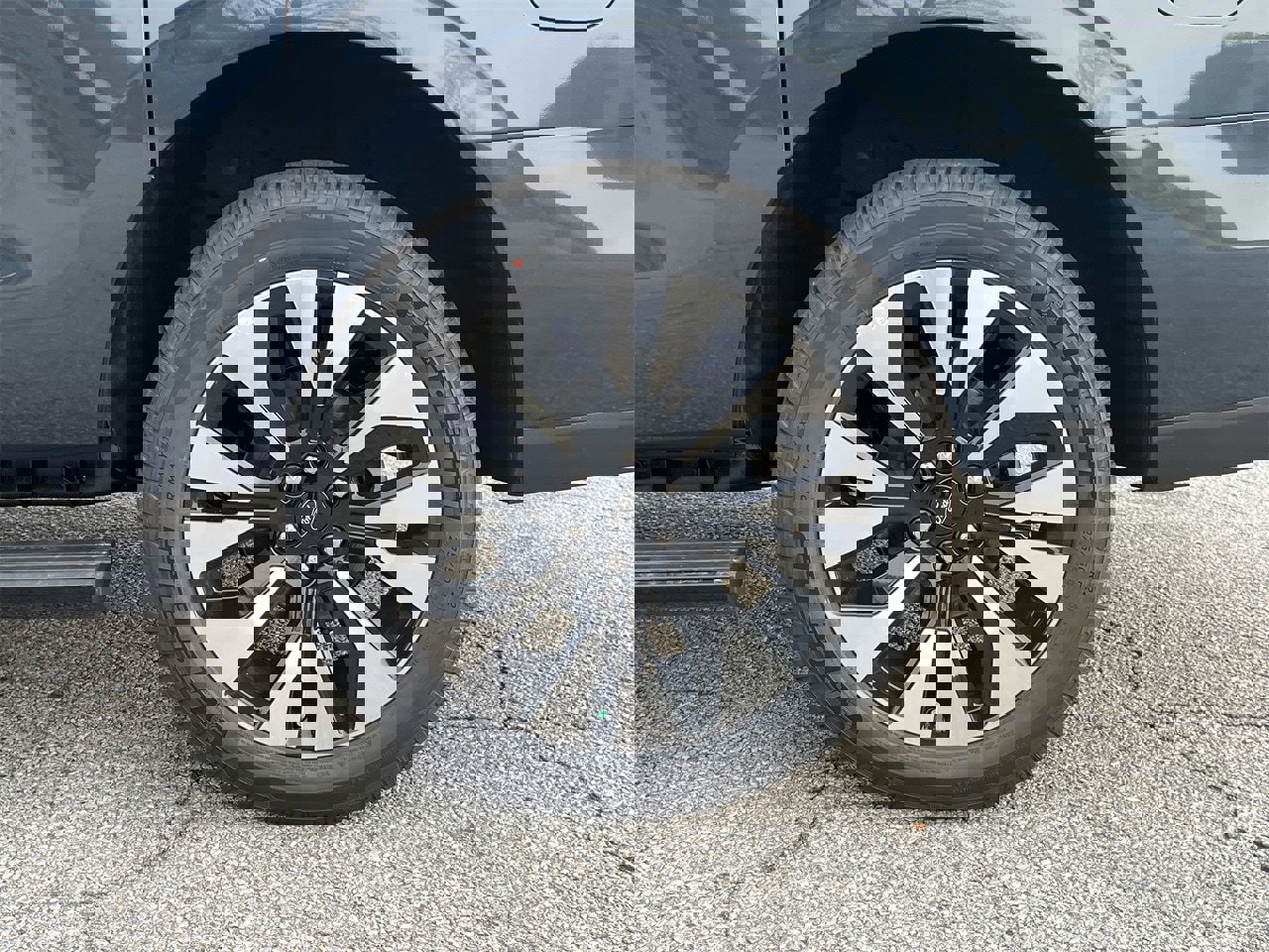 New 2025 Ford Expedition Max Platinum w/ Driver's Package image 31