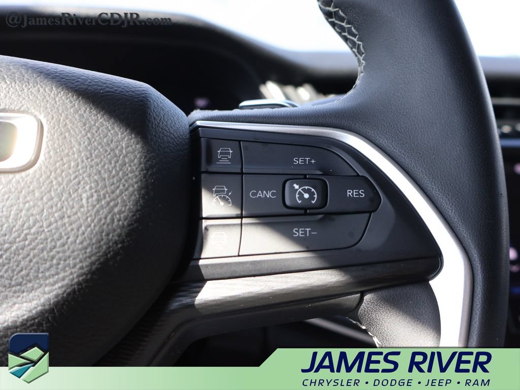 Used 2024 Jeep Grand Cherokee Laredo RWD image 27