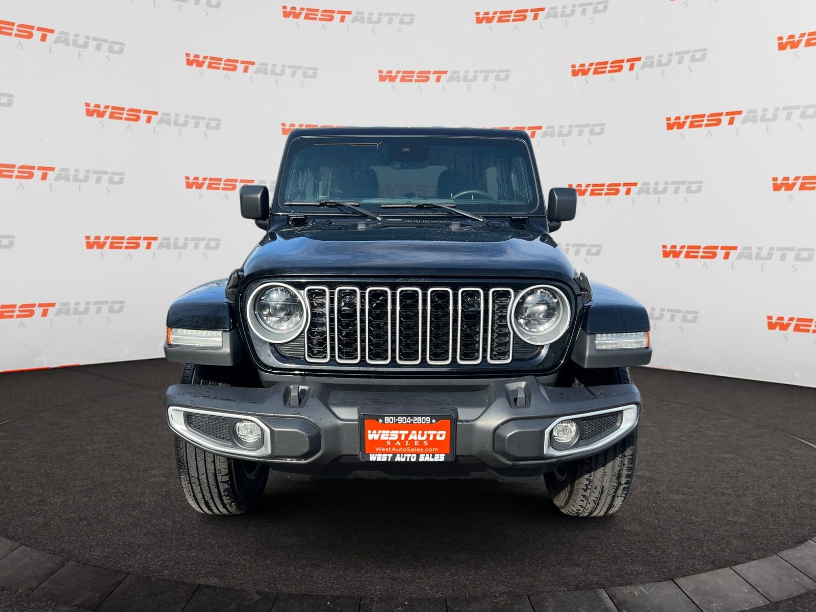 Used 2024 Jeep Wrangler Sahara image 8
