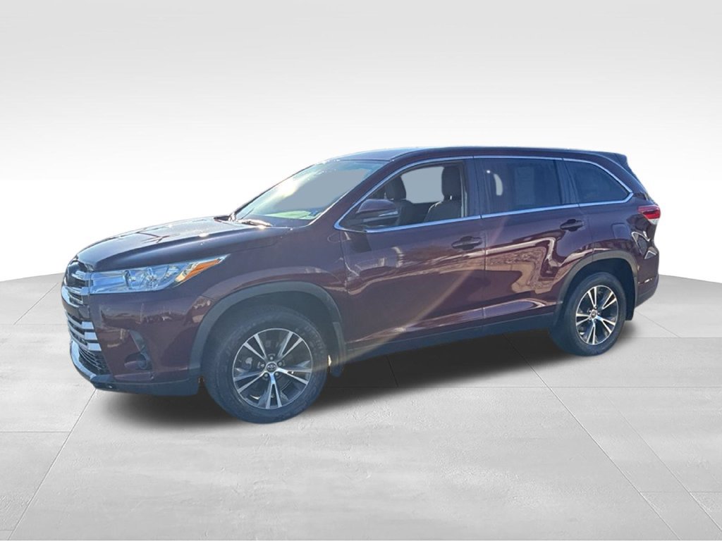 Used 2019 Toyota Highlander LE AWD/4WD image 24