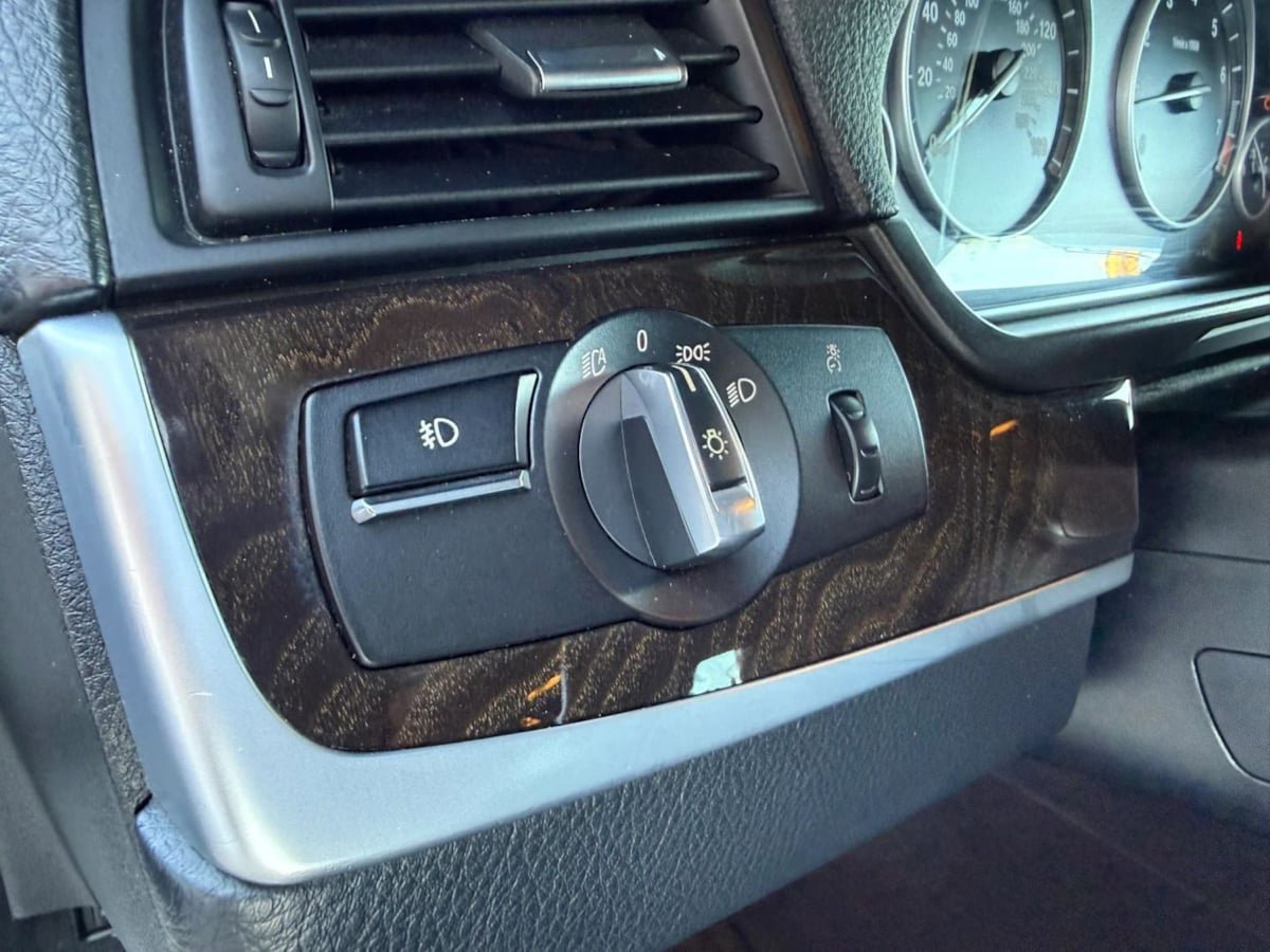 Used 2015 BMW 528i Sedan RWD image 39