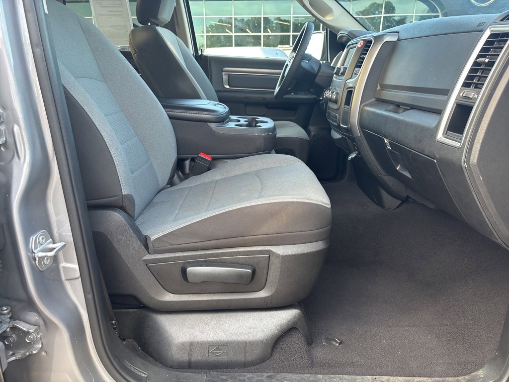 Used 2024 RAM 1500 Classic SLT image 27