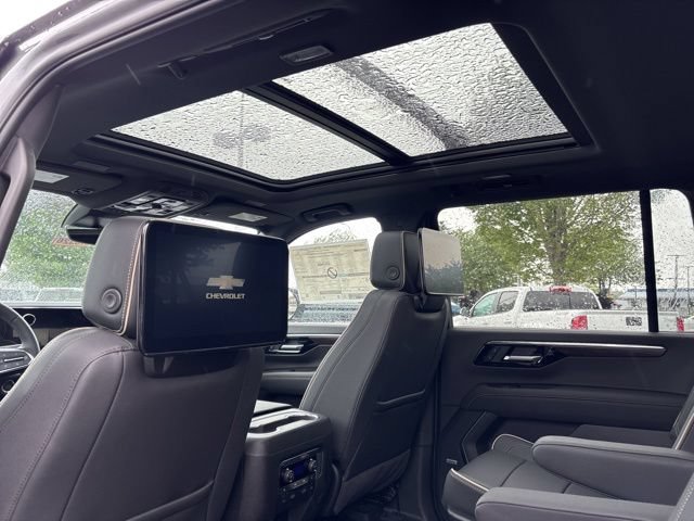 New 2026 Chevrolet Suburban Premier AWD/4WD image 38