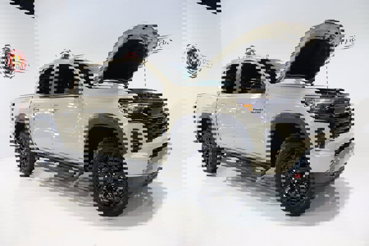 Used 2024 Chevrolet Colorado Z71 w/ Z71 Convenience Package 2 image 32