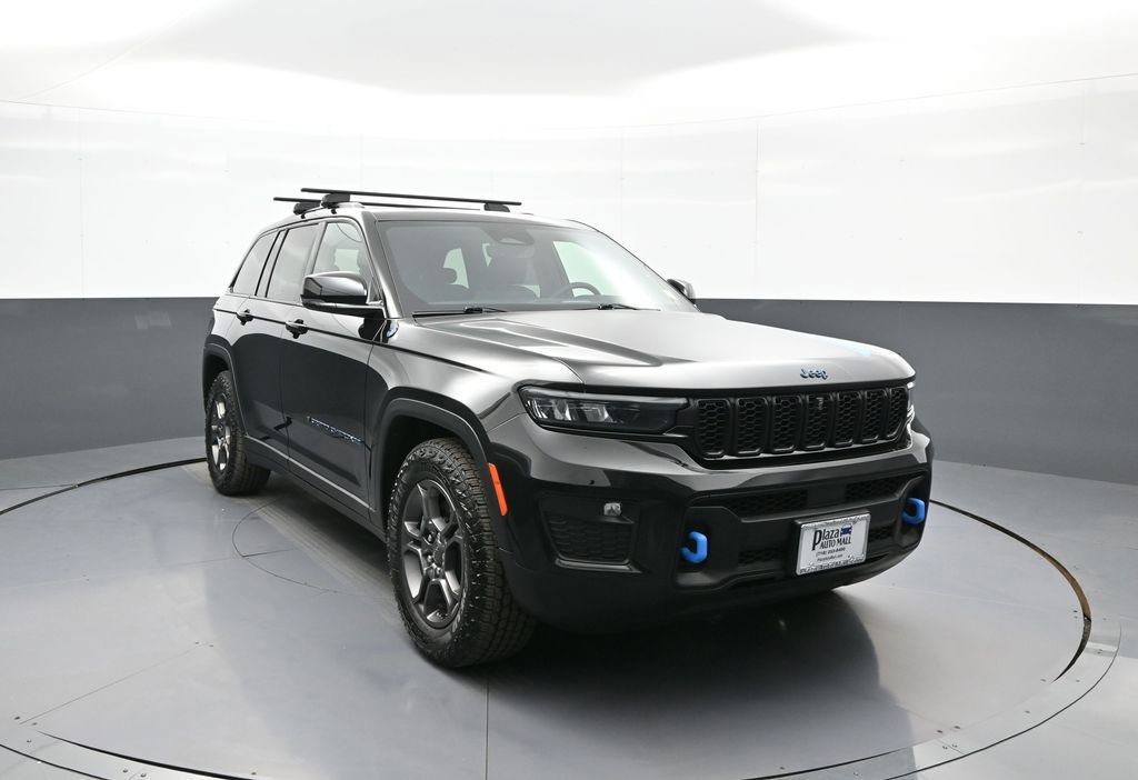 Used 2024 Jeep Grand Cherokee Trailhawk image 3