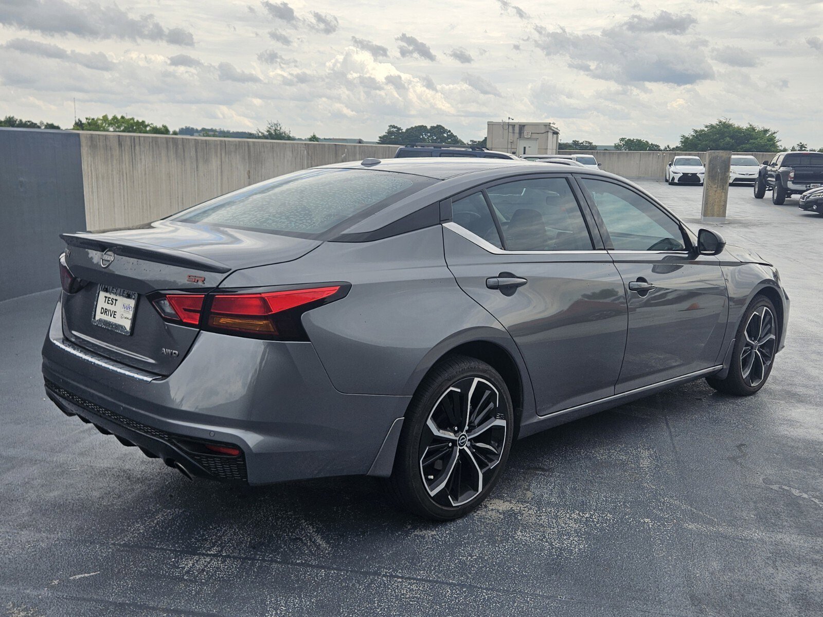 Used 2023 Nissan Altima 2.5 SR AWD/4WD image 5