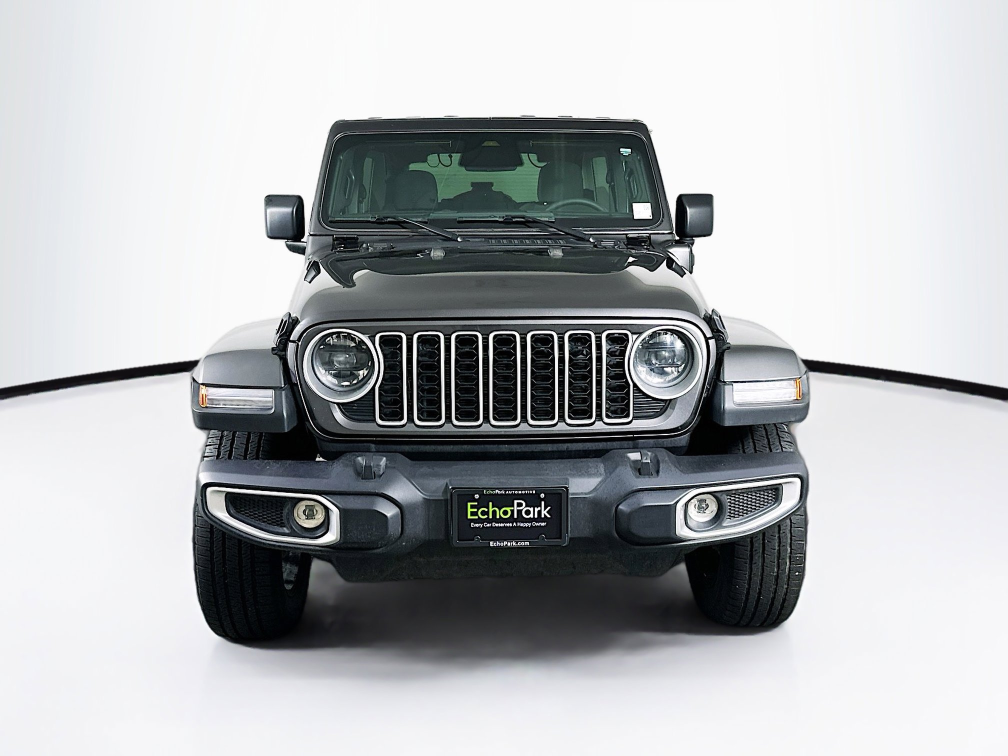 Used 2025 Jeep Wrangler Unlimited Sahara AWD/4WD image 2