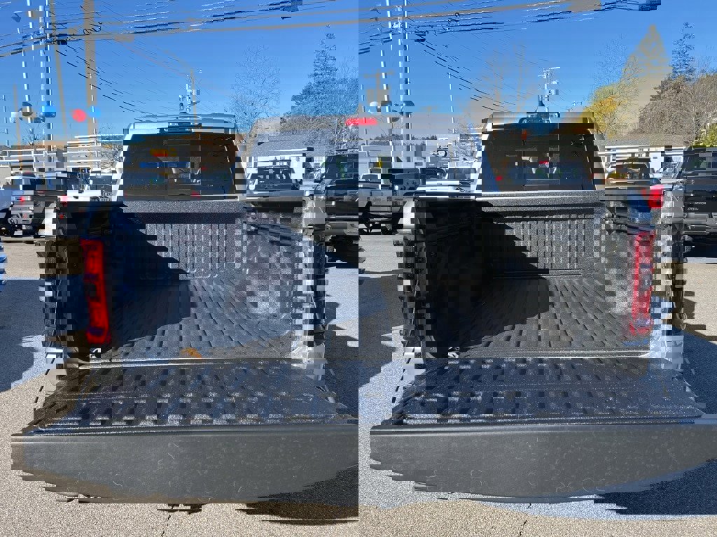 New 2026 RAM 1500 4x4 Crew Cab image 14