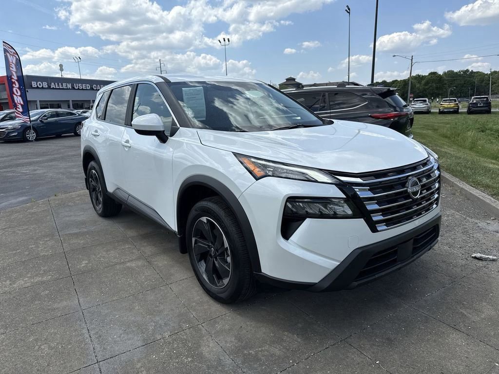 Used 2026 Nissan Rogue SV AWD/4WD image 15