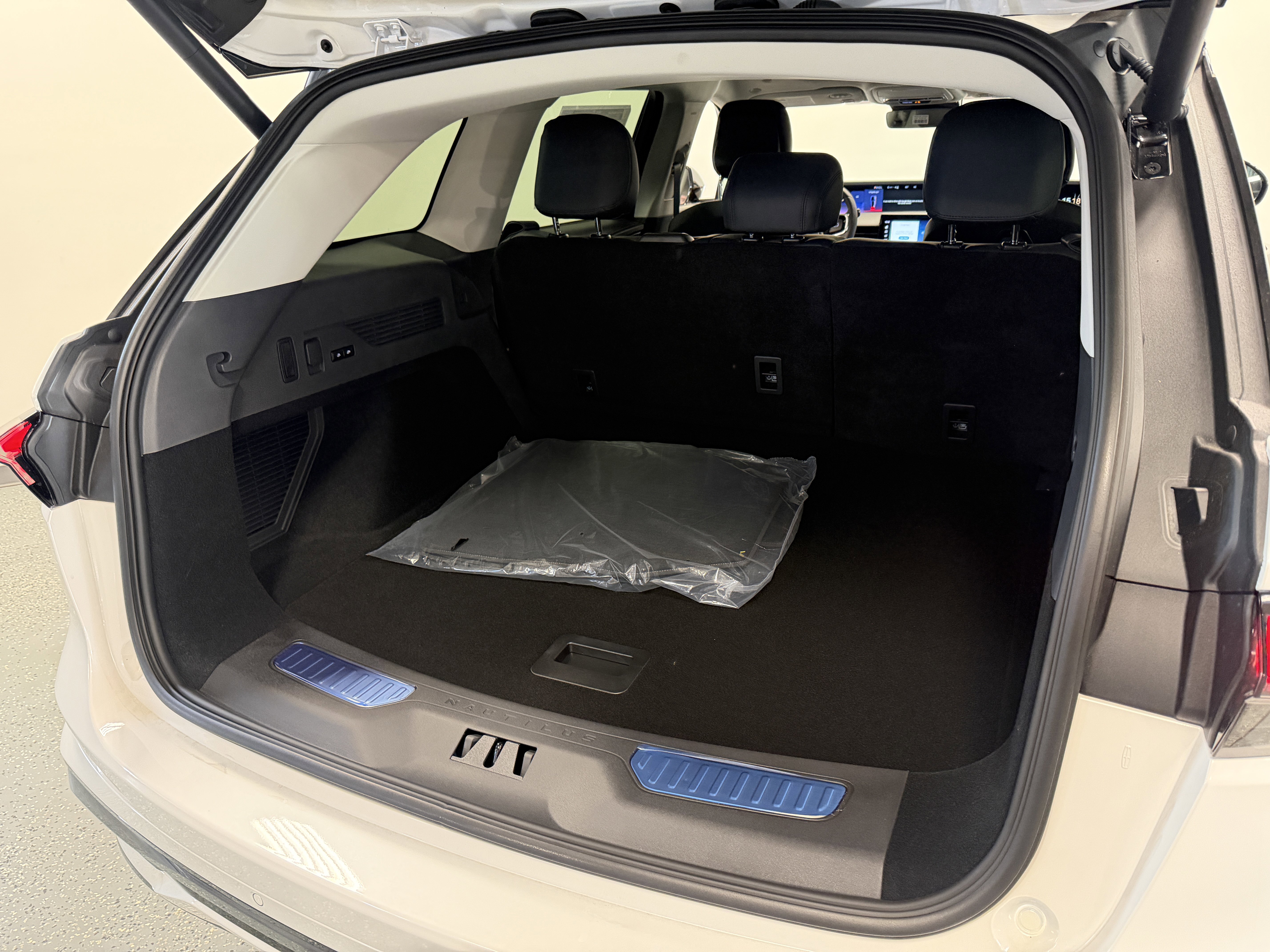 New 2026 Lincoln Nautilus Reserve w/ Jet Appearance Package AWD/4WD image 26