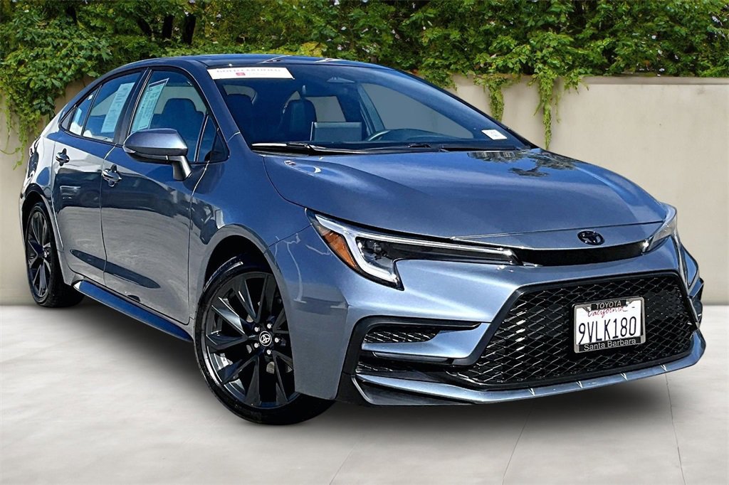 Certified 2025 Toyota Corolla XSE image 1