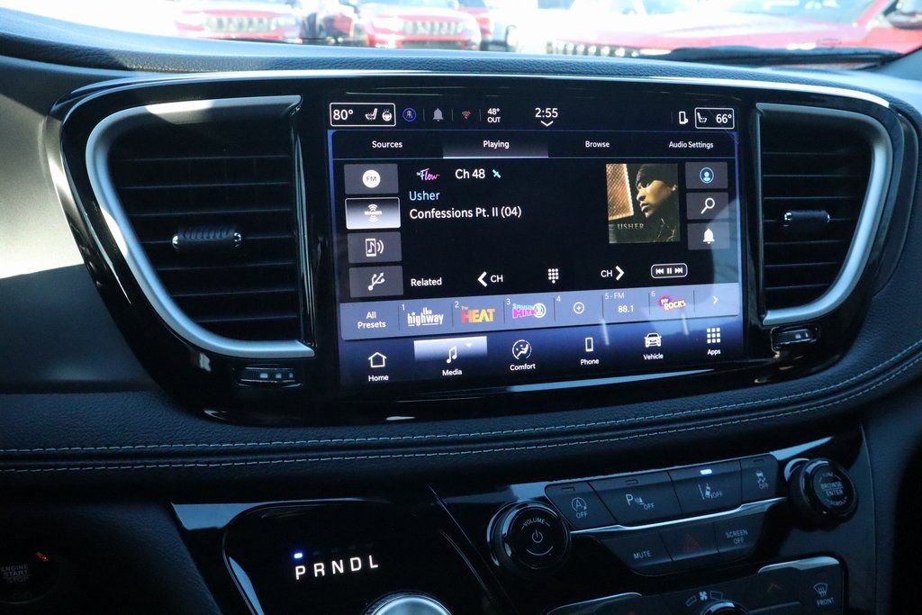 New 2026 Chrysler Pacifica Select image 5