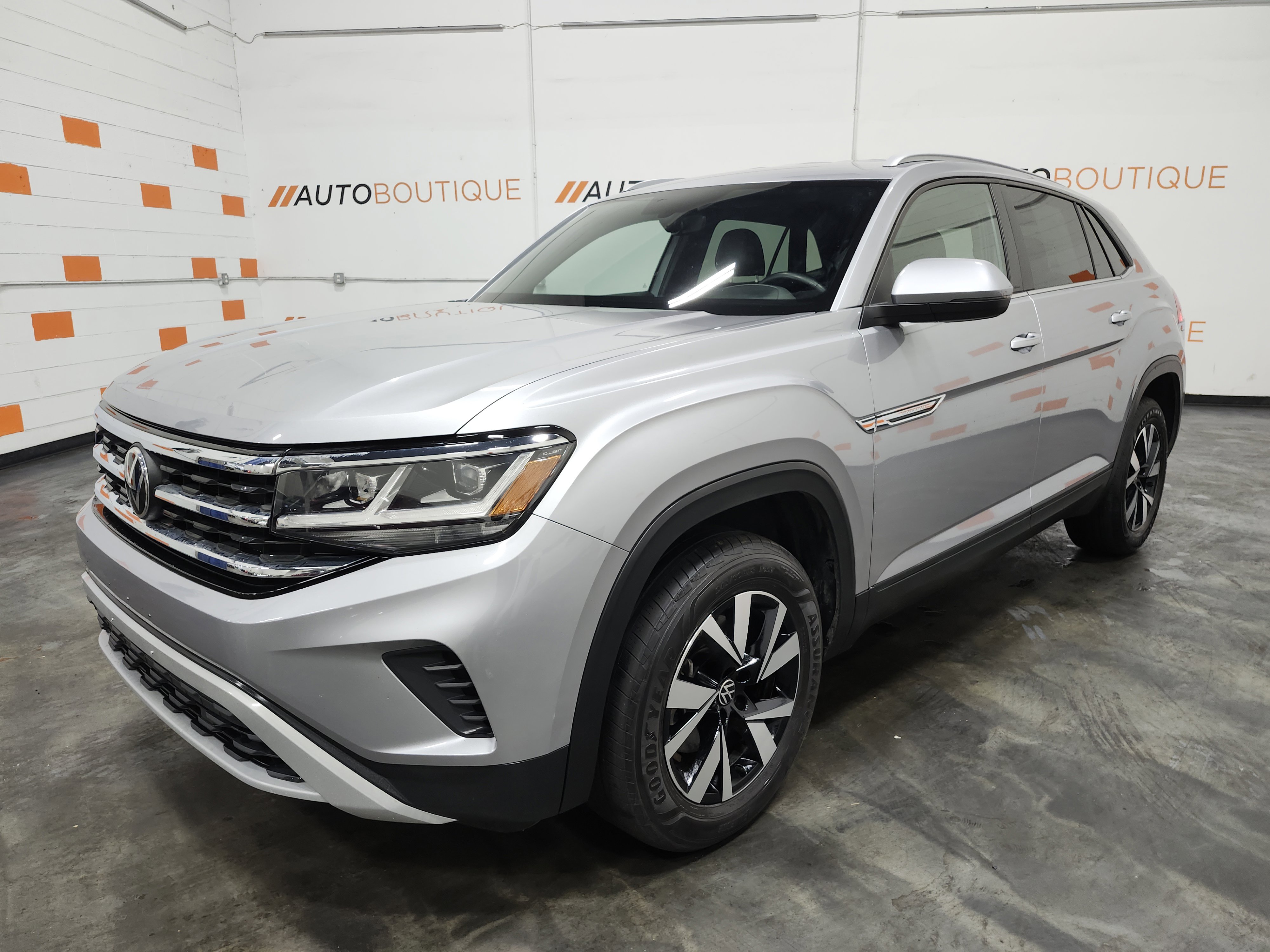 Used 2022 Volkswagen Atlas Cross Sport SE AWD/4WD image 14