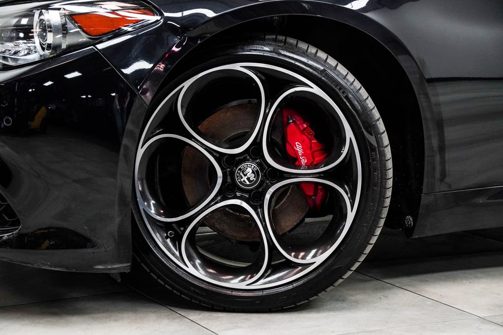 Used 2023 Alfa Romeo Giulia Veloce image 3