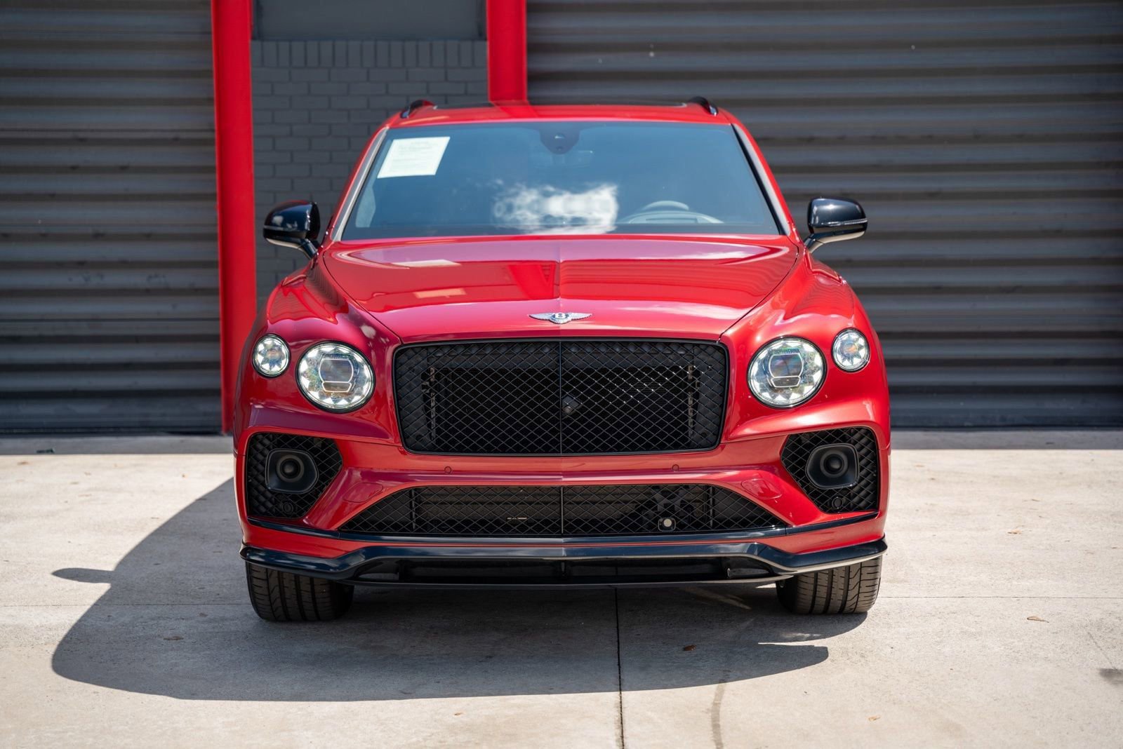 Used 2022 Bentley Bentayga AWD/4WD image 2