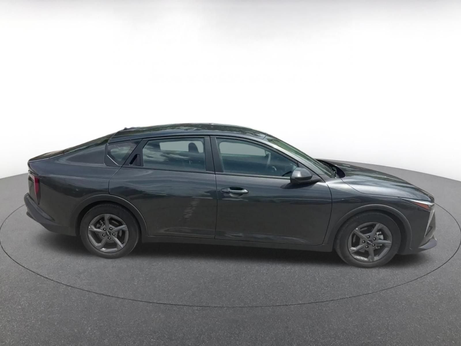 Used 2025 Kia K4 FWD image 16