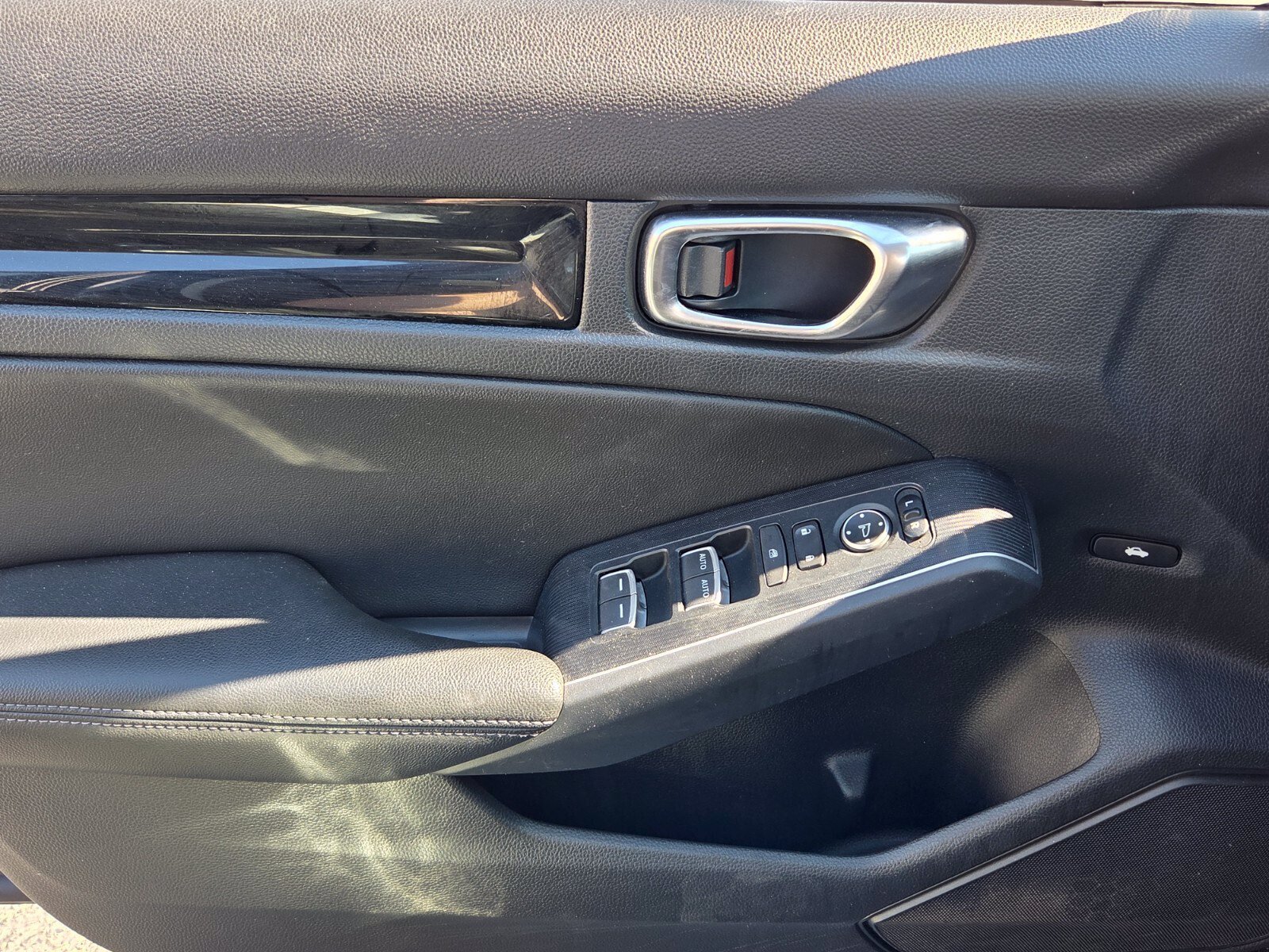 Used 2022 Honda Civic Touring image 30