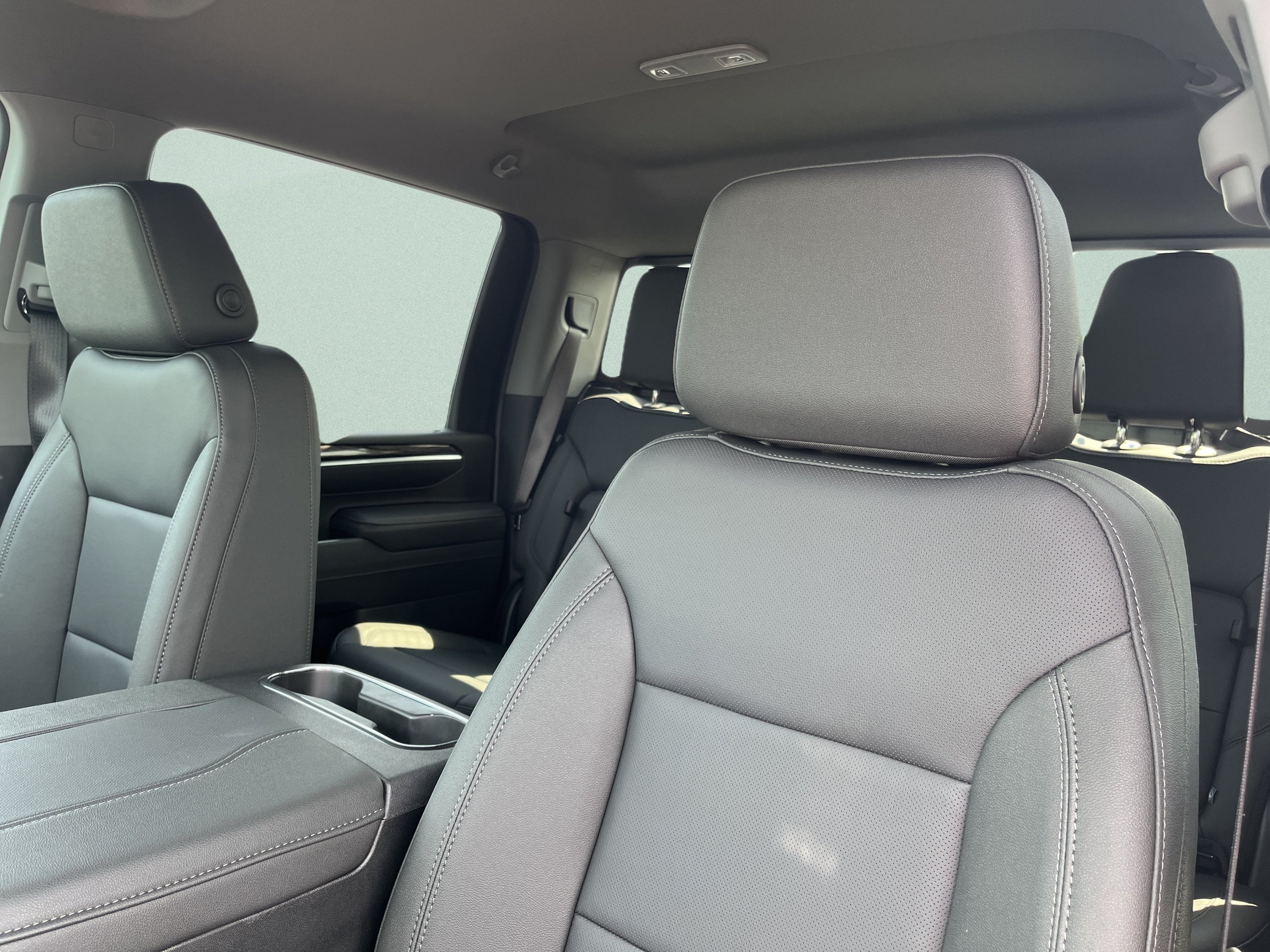 New 2026 Chevrolet Silverado 2500 LTZ w/ LTZ Premium Package AWD/4WD image 19
