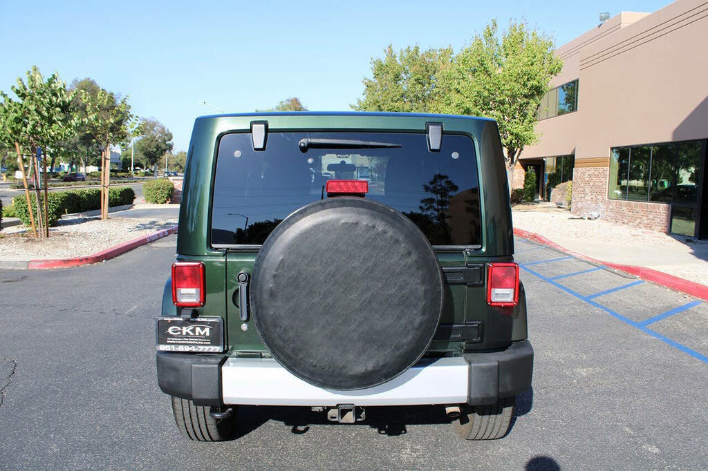 Used 2011 Jeep Wrangler Sahara w/ Connectivity Group AWD/4WD image 11