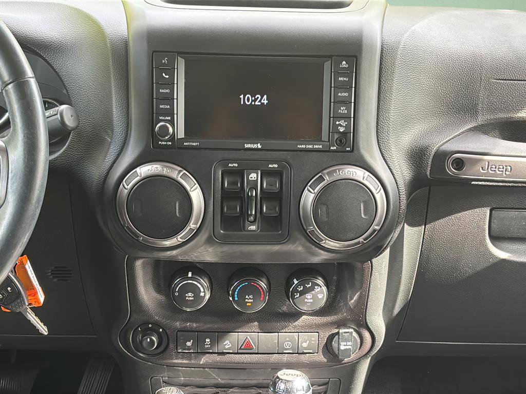 Used 2018 Jeep Wrangler Unlimited Sahara image 23