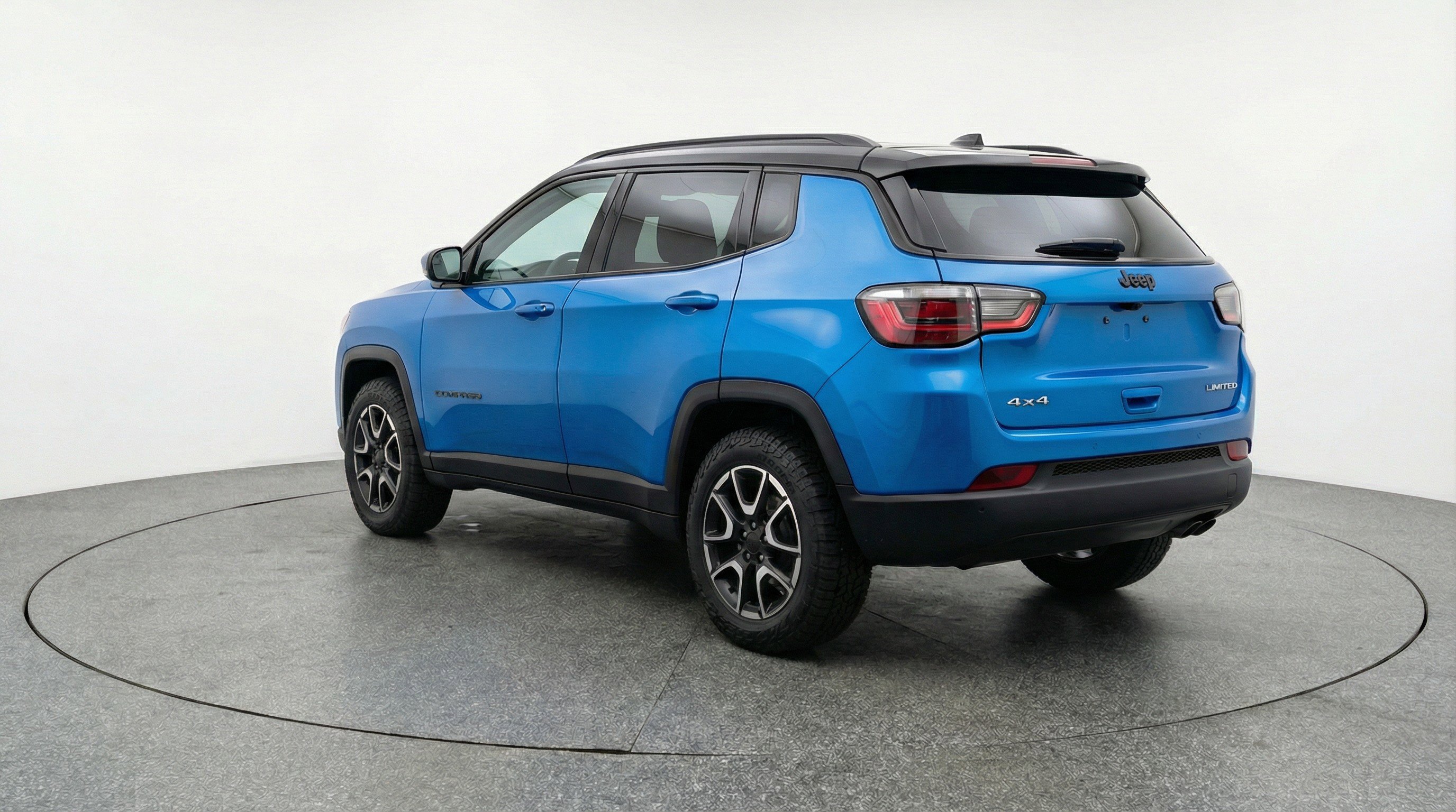 Used 2025 Jeep Compass Trailhawk AWD/4WD image 6