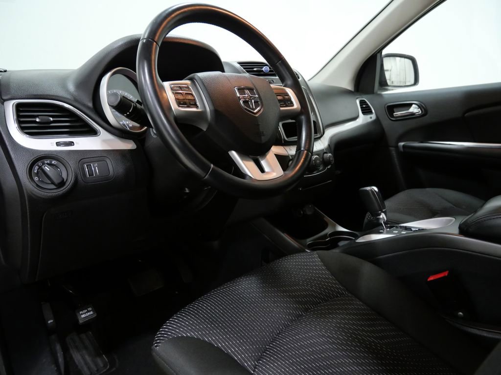 Used 2020 Dodge Journey SE w/ SE Popular Equipment Group image 11