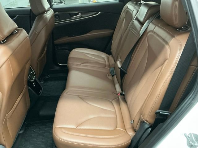 Used 2022 Lincoln Nautilus Reserve w/ Equipment Group 201A image 11