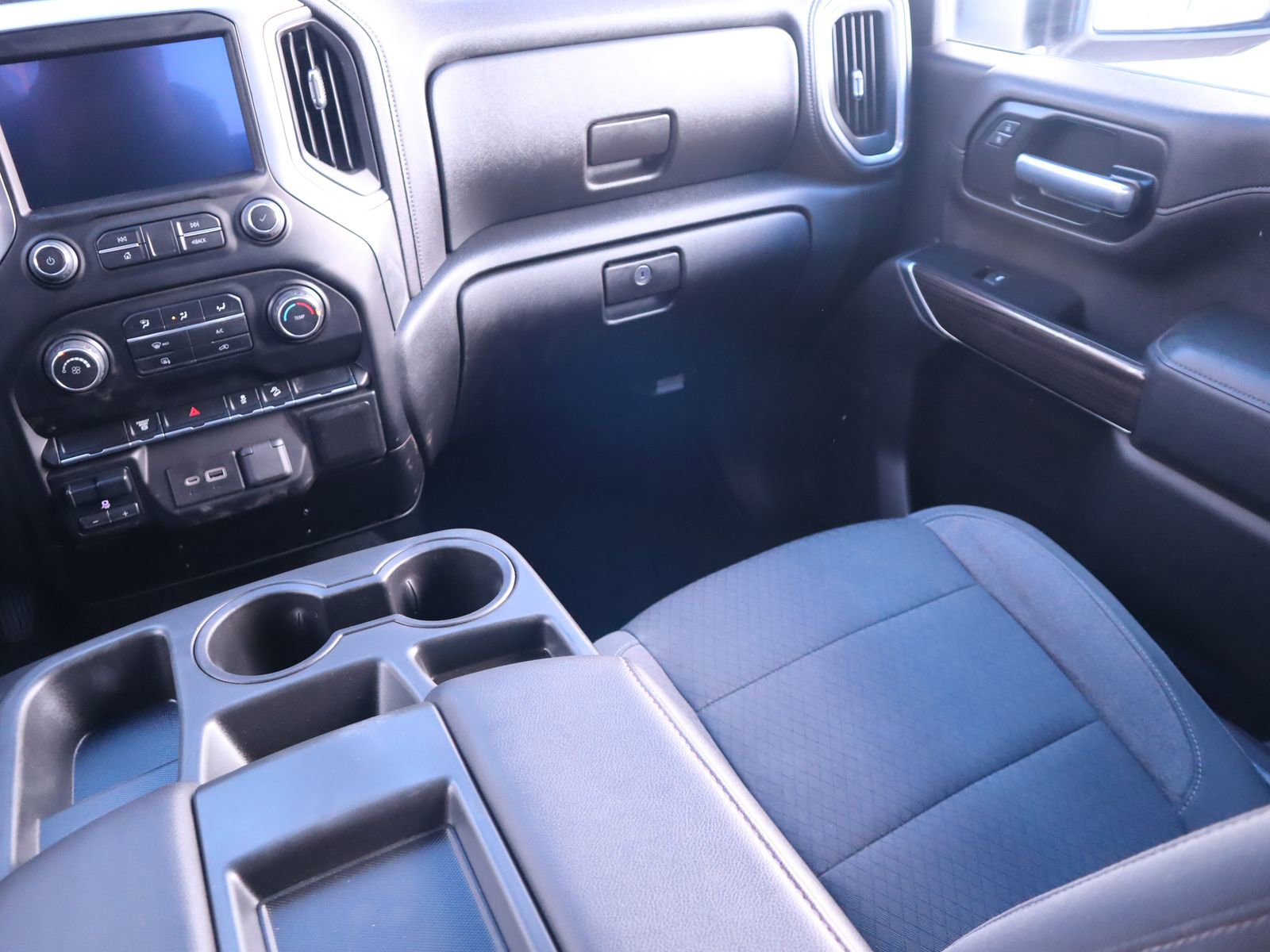 Used 2020 Chevrolet Silverado 2500 LT w/ Z71 Off-Road Package image 28