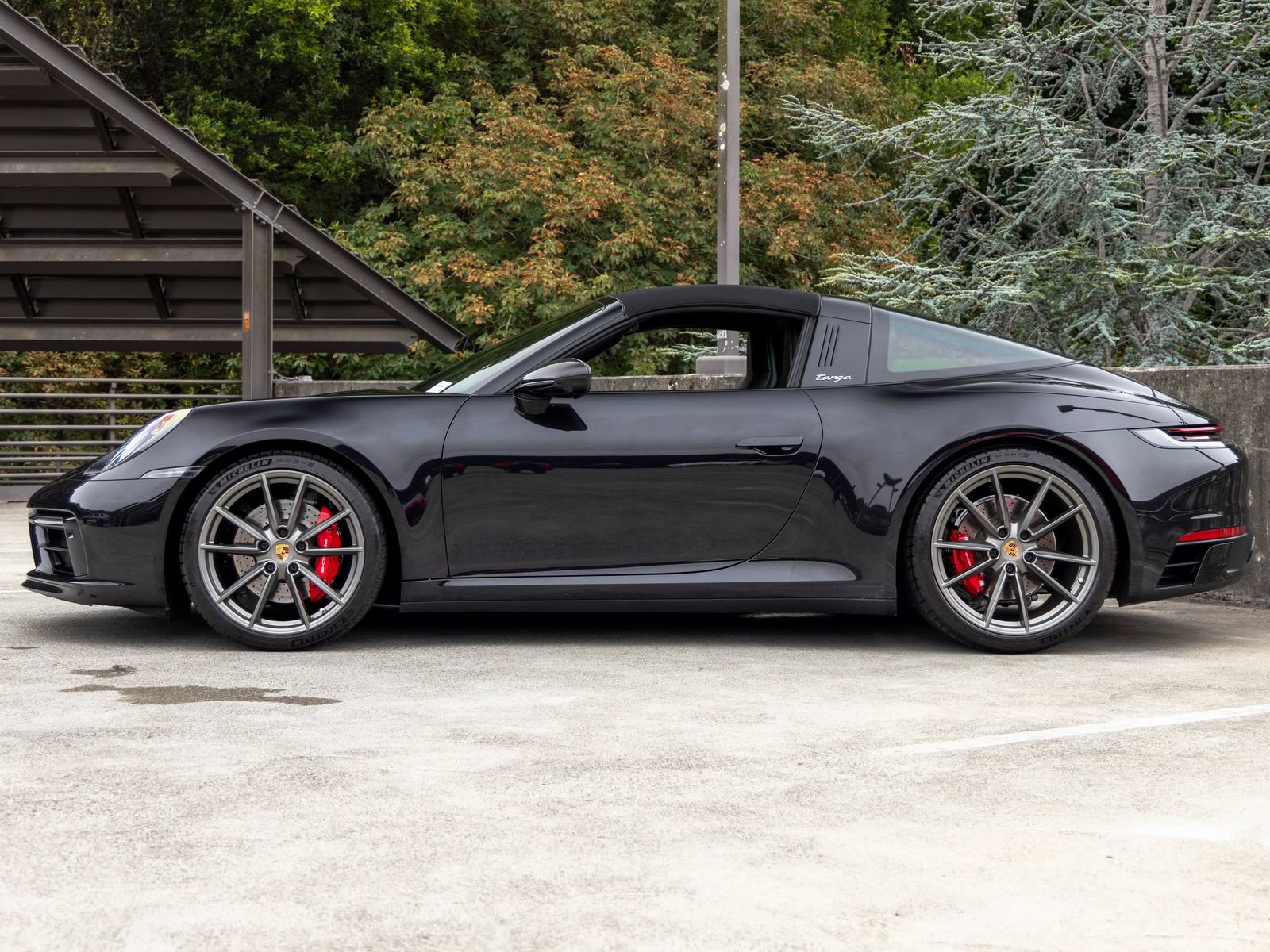 Certified 2024 Porsche 911 Targa 4S w/ Premium Package AWD/4WD image 2