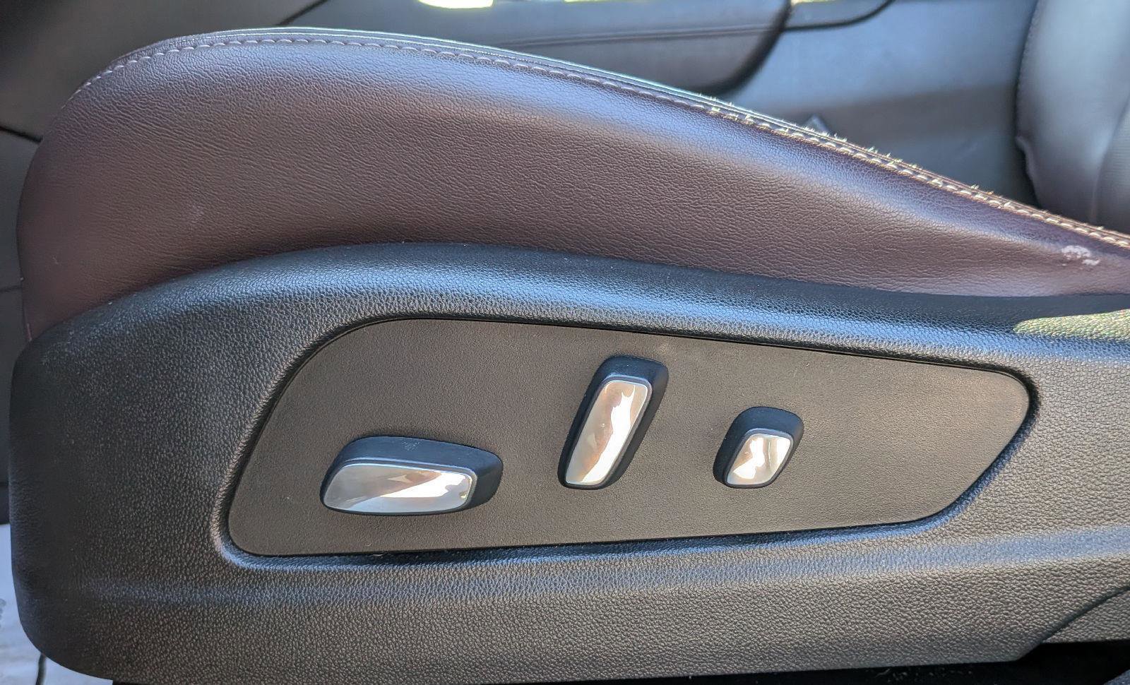 Used 2020 Cadillac XT6 Premium Luxury AWD/4WD image 14